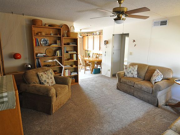 3rd image of 1501 E Palmdale Dr