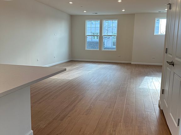 3rd image of 6283 Sandbelt Dr