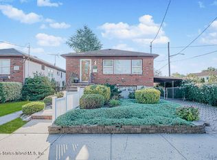 187 Willow Rd E, Staten Island, NY 10314