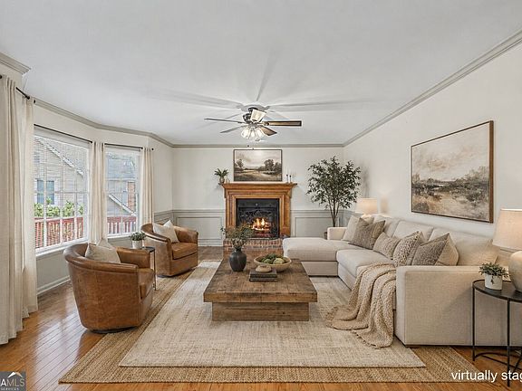 2nd image of 4051 Silver Fir Ct NE