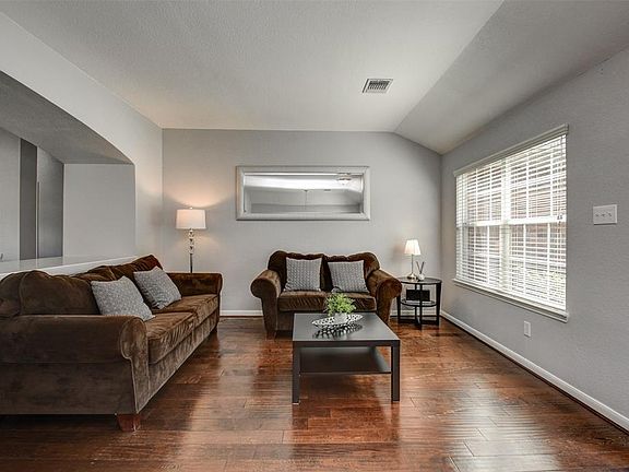 5th image of 2219 Rocky Hollow Ln
