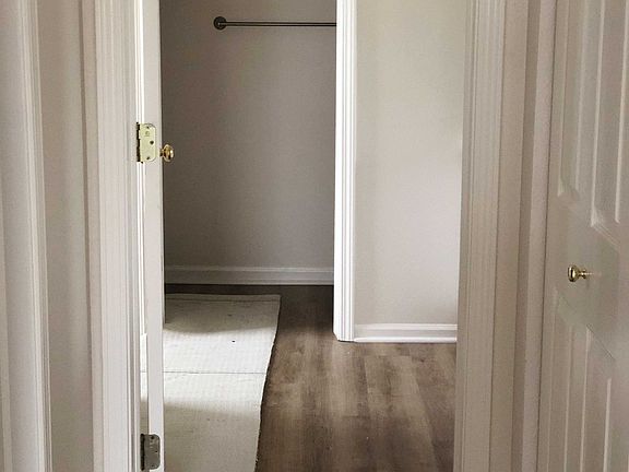 5th image of 1710 Weatherstone Dr