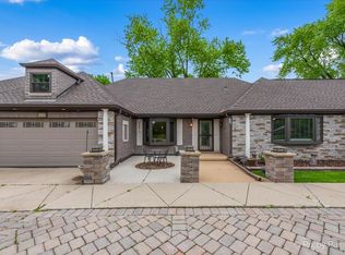 1430 Blackhawk Dr, Schaumburg, IL