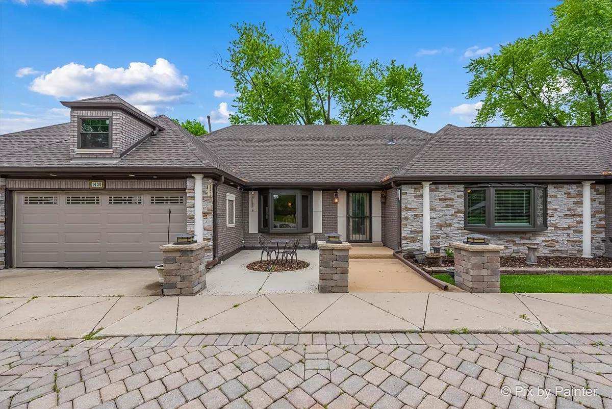 1430 Blackhawk Dr photo 1