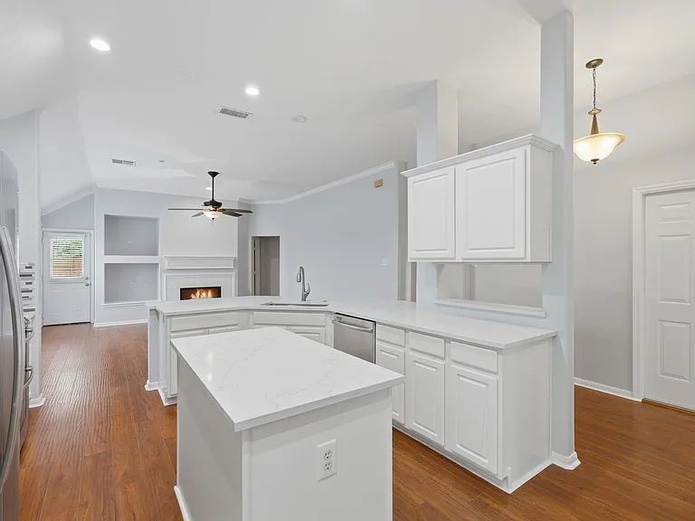 18 Mulberry Glen Pl — Photo 21
