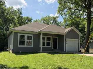 8916 Grand Ave, Kansas City, MO 64114