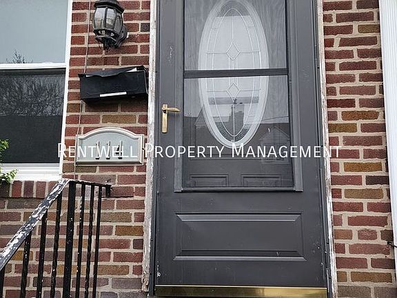 2nd image of 114 N Cedar Ln