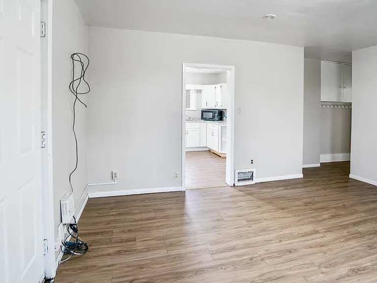 1632 Waterloo Rd - Cedar Falls — Photo 11