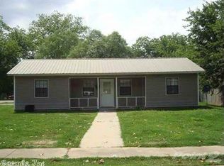 301 N 3rd St, Augusta, AR 72006