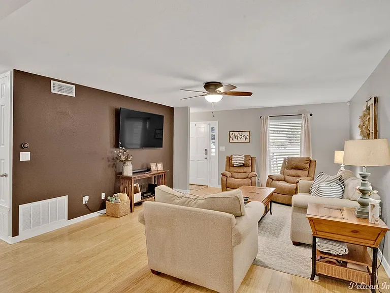 119 Stratmore Dr — Photo 3