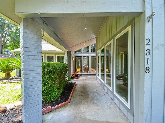 5th image of 2318 Parkdale Dr
