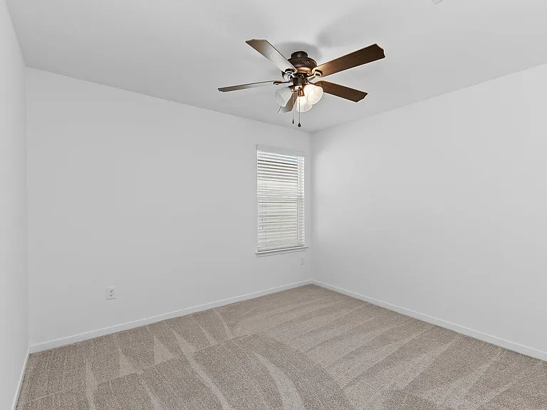 19304 Great Falls Dr — Photo 36