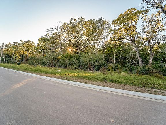 3rd image of 3064 Balsam Ct