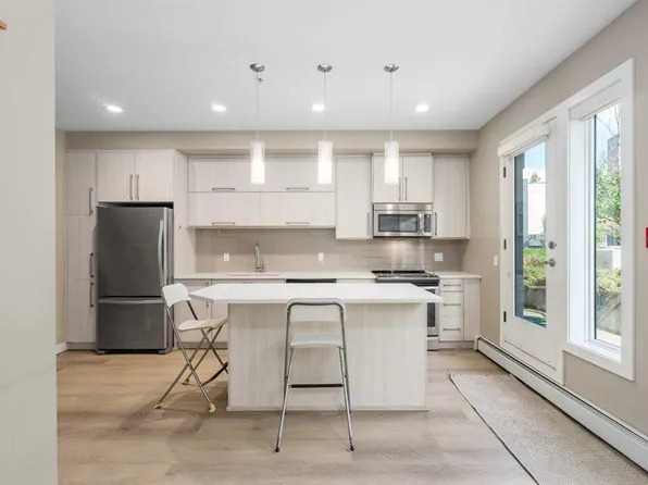 93 W 34th Ave SW #316, Calgary, AB T2S 3H4