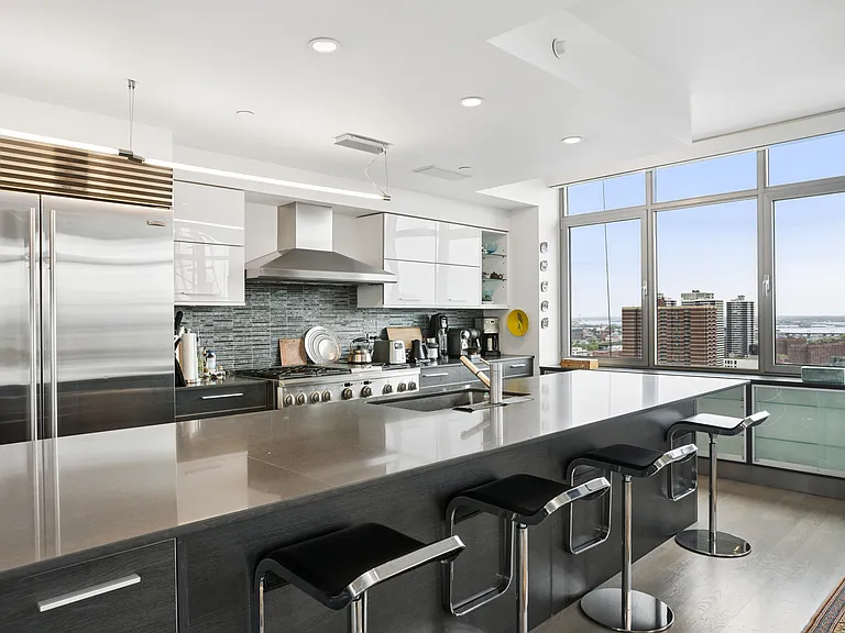 1485 5th Ave #26D — Photo 8