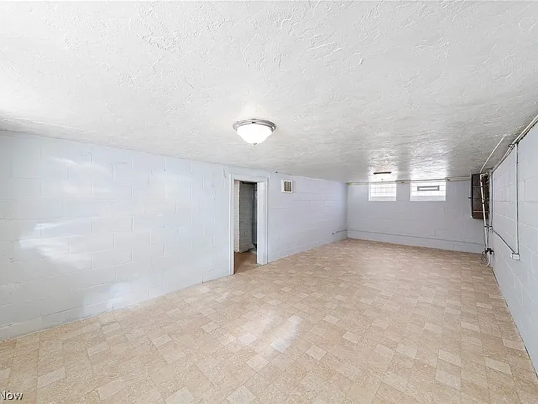 4192 W 57th St — Photo 14