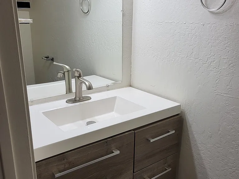 3120 E Paradise Ln #10 — Photo 10