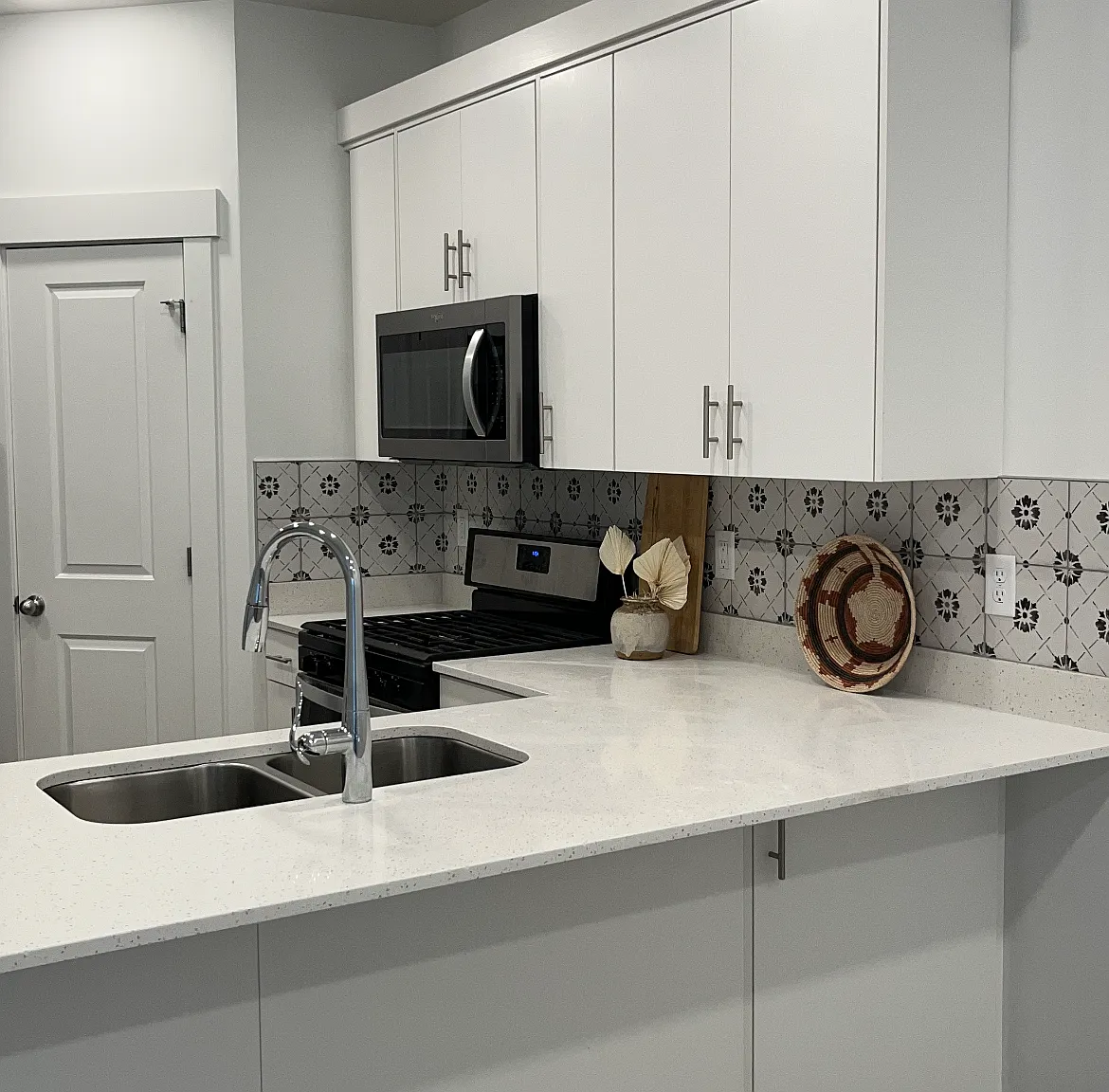 3 bed, 2.5 bath, 1476 sqft, $1,585 — Photo 4