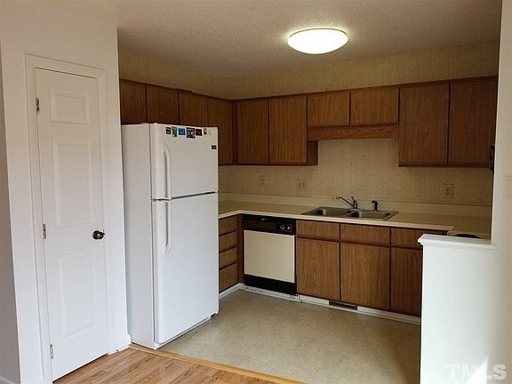 3rd image of 5931 Westcreek Pl