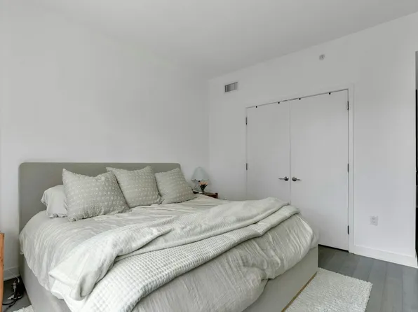 1200 Avenue At Port Imperial image 12 of 20