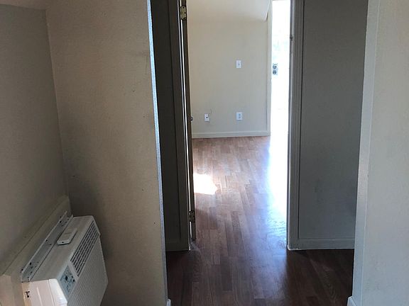 5th image of 924 W 2nd St APT B