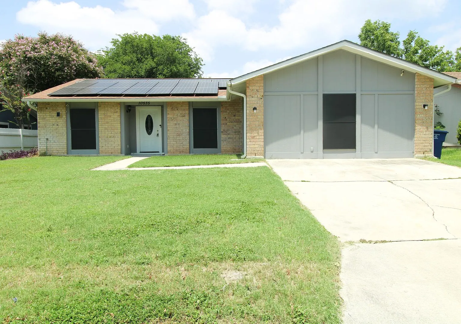 Move In Special- 2 Weeks Free — Photo 1