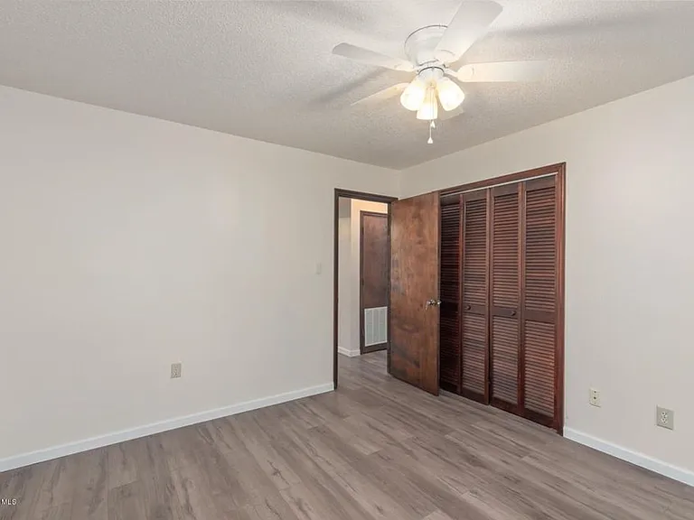1041 Spring Villa Dr — Photo 18