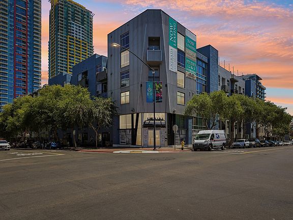 5th image of 453 13th St APT 206