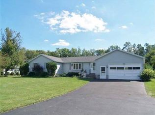 7768 Oatka Trl, Le Roy, NY 14482
