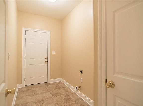 4th image of 6 Marlborough Gate Pl APT D