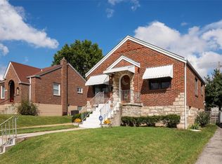 221 Tacoma Dr, Saint Louis, MO 63125