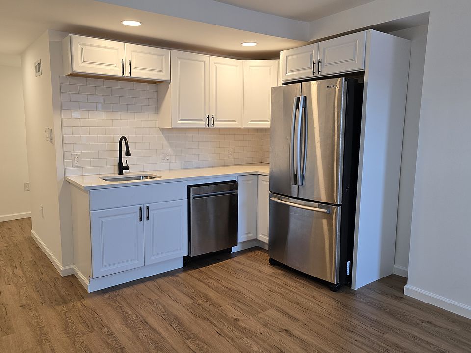 1st image of 2626 N Jessup St Floor 2
