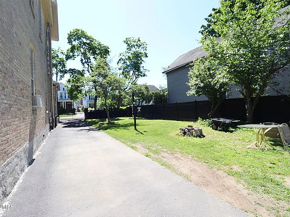3rd image of 517 3rd Ave #2R