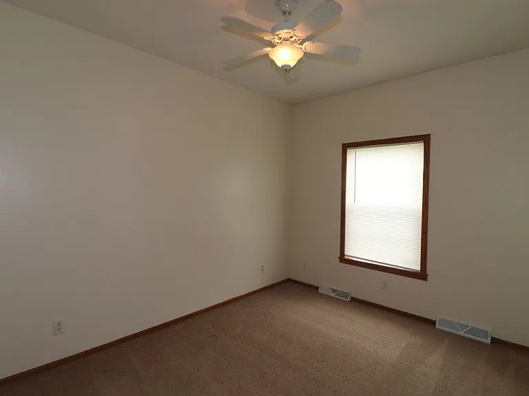 2120 Thompson Dr — Photo 22