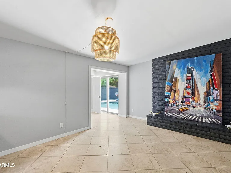 1609 E Gaylon Dr — Photo 9