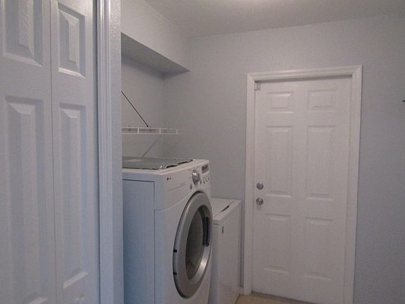 4th image of 1529 SW 15th Pl