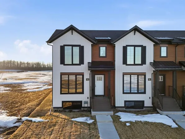 32 E Station Dr, Sylvan Lake, AB T4S 0S5