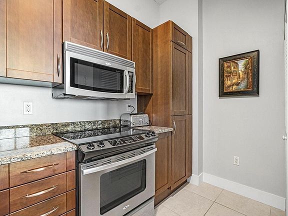 4th image of 450 N Federal Highway #Penthouse 2