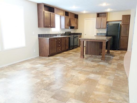 5th image of 707 Freedom Ct