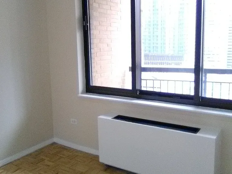 99 Battery Pl #20J — Photo 2