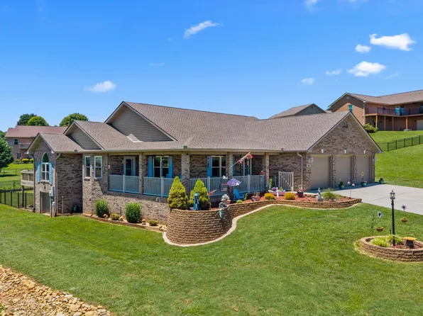 650 Southview Cir, Kodak, TN 37764