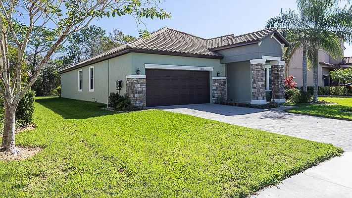 3 bed, 1979 sqft, $3,300 — Photo 2