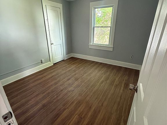 3rd image of 115 W Franklin St