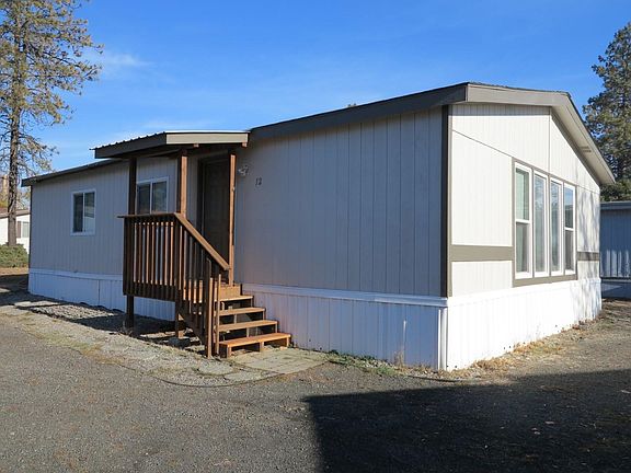 2nd image of 840 W 1st St Trailer 12