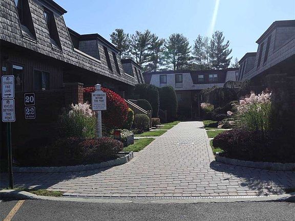 2nd image of 22 Heritage Dr Unit 22G