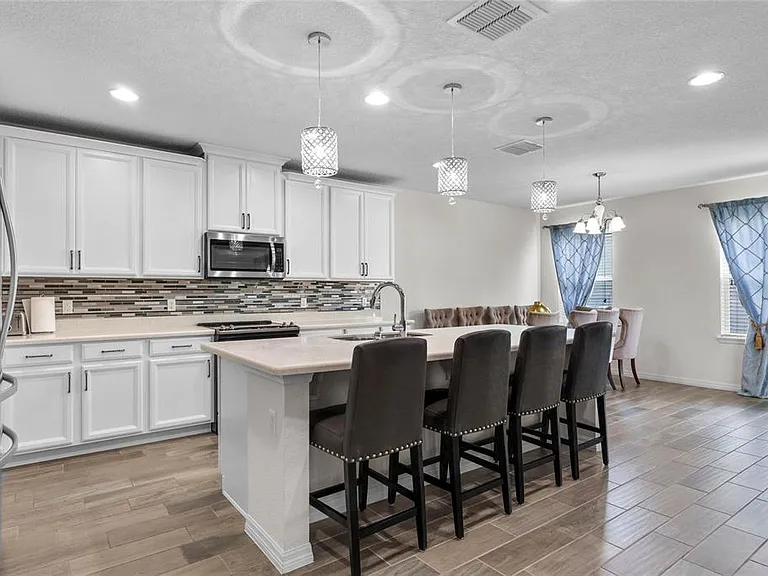 3211 Turret Dr — Photo 6