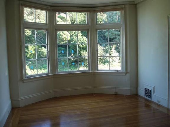 3rd image of 725 Buena Vista Ave W APT 4
