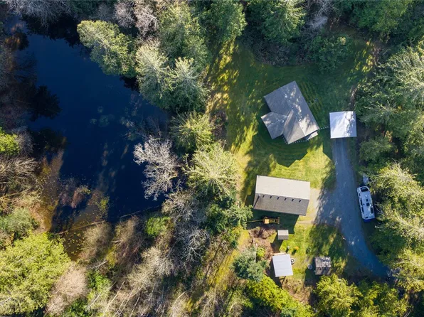 13475 Cedar Rd, Cowichan Valley, BC V9G 1H6