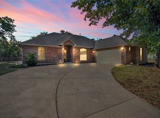 800 Hidden Oaks Way, Guthrie, OK 73044