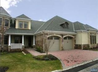 101 Windsor Ln, Ramsey, NJ 07446